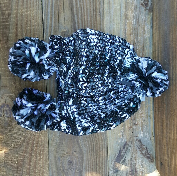 Pom Pom Beanie - Picture 3 of 3